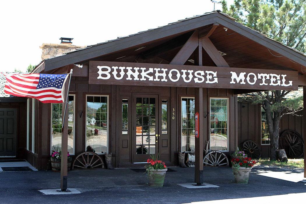 גרנזי Bunkhouse Motel מראה חיצוני תמונה